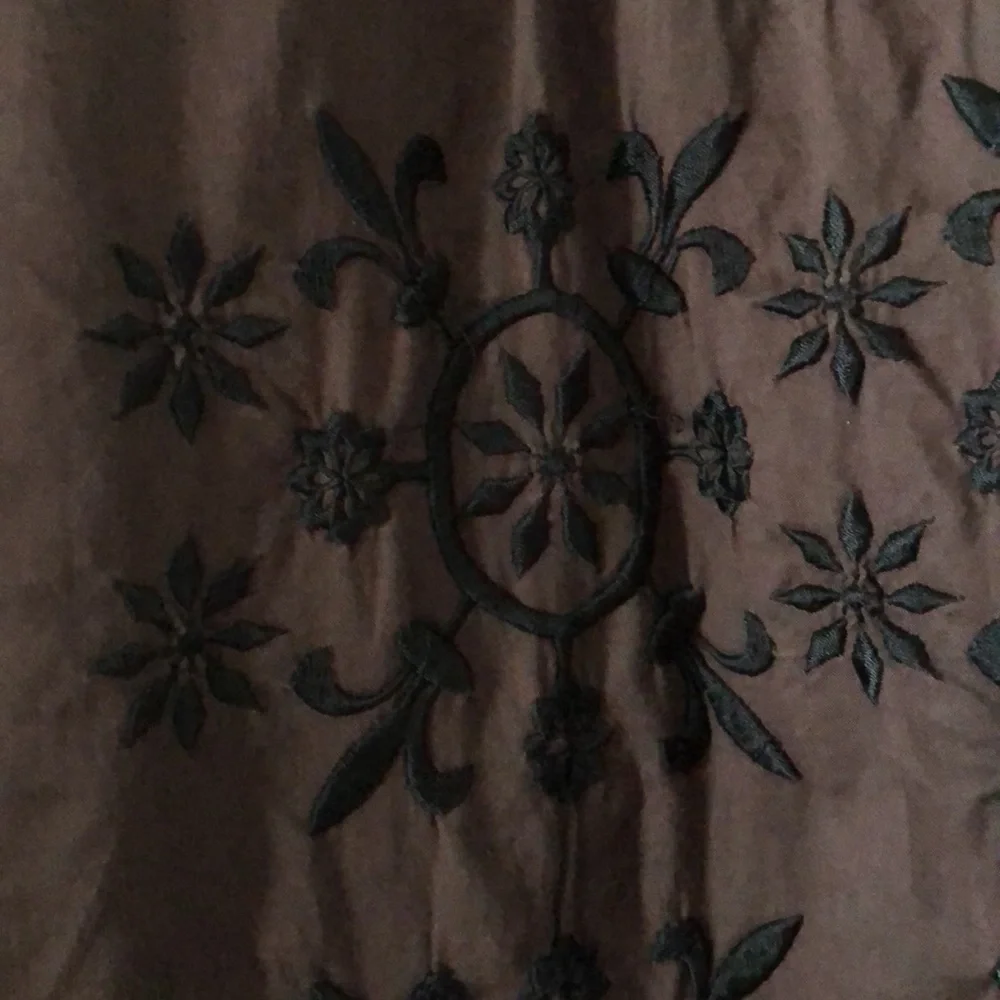 Super cute peasant dress - brown with black embroidery - Picture 4 of 6